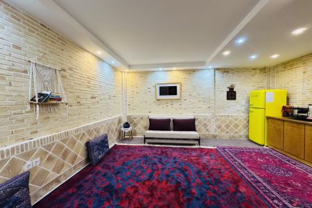 اجاره سوئیت حیاط دار در طبس - زیرهمکف