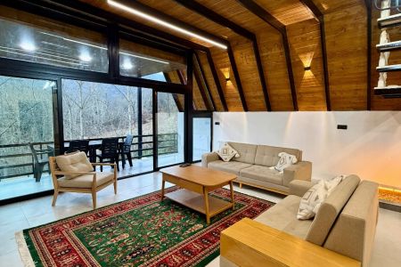 کلبه سوئیسی با جکوزی در جنگل دالخانی - جلو