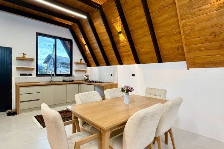 کلبه سوئیسی با جکوزی در جنگل دالخانی - جلو