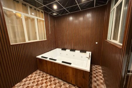 آپارتمان با جکوزی در جنت آباد تهران - همکف