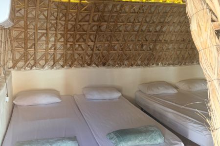 کپر نزدیک دریا در شیب دراز قشم - ۴ تخته