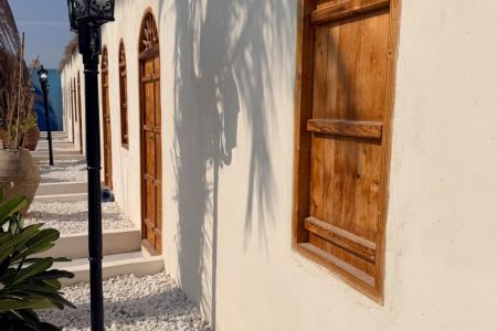 بومگردی نزدیک دریا در شیب دراز قشم - دبل