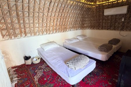 کپر نزدیک دریا در شیب دراز قشم - سه تخته