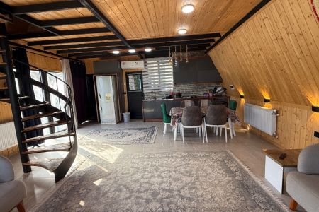 کوخ سویسری مع مسبح فی ماسال - کیشه خانی