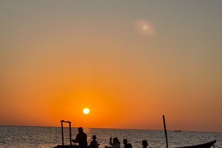 بومگردی ساحلی در جزیره هنگام - قیل - ۴ تخته