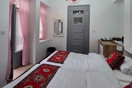 بوتیک هتل در اصفهان - اتاق قلم زنی