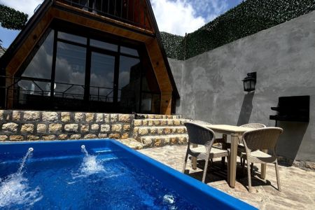 استئجار کوخ سویسری مع مسبح فی جلوجاه - نیالا