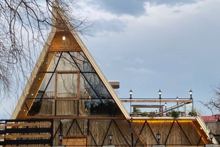 کلبه چوبی در قروق