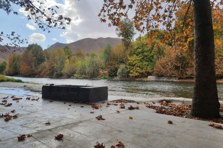 خانه کنار زاینده رود در باغ بهادران -چم حیدر- ط۱