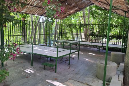 خانه کنار زاینده رود در باغ بهادران -چم حیدر- ط۱