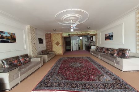 خانه کنار زاینده رود در باغ بهادران -چم حیدر- ط۱