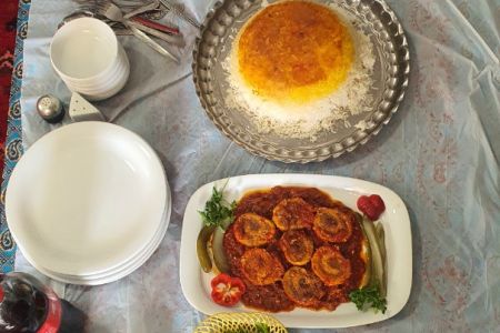 بومگردی در باب انار - اتاق بیژن و منیژه