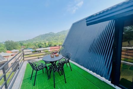 کلبه سوئیسی تراس دار در شاندرمن - دران