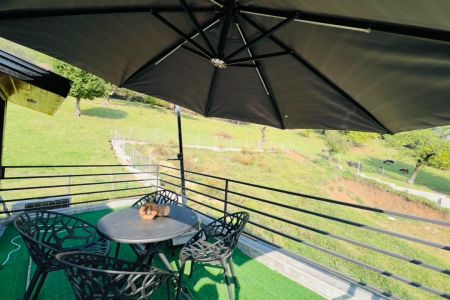 کلبه سوئیسی تراس دار در شاندرمن - دران