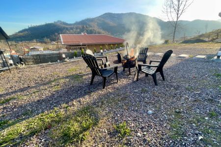 کلبه سوئیسی تراس دار در شاندرمن - دران