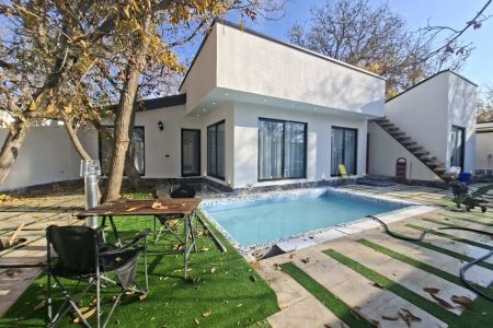 ویلای استخردار در ساوجبلاغ - آجین دوجین