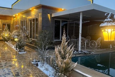 ویلا استخردار در چهارباغ - زعفرانیه