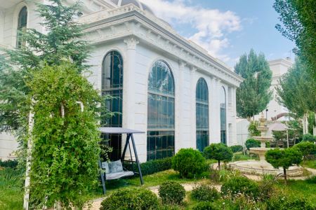 فيلا ثلاثية الطوابق مع مسبح في كيلان دماوند