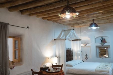 بوم گردی در آلولک قزوین -  اتاق آروس