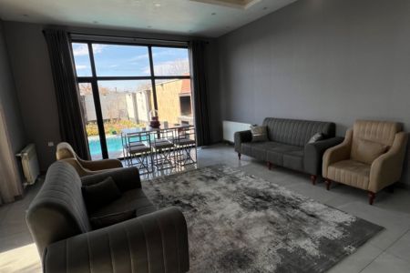 ویلا استخردار در چهارباغ - قاسم آباد گرجی