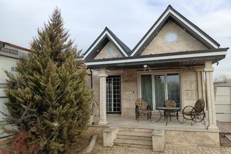 ویلای استخردار در چهارباغ - کهریزک