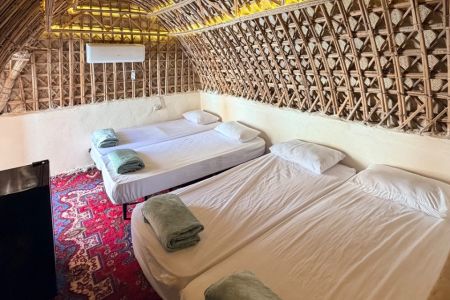 کپر نزدیک دریا در شیب دراز قشم - ۴ تخته