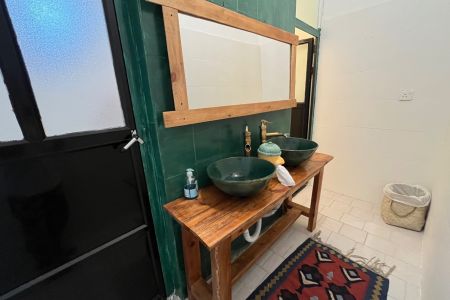 بومگردی در طبل - اتاق روشن