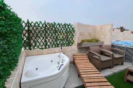 ویلا تریبلکس جکوزی دار در کیش - میرمهنا