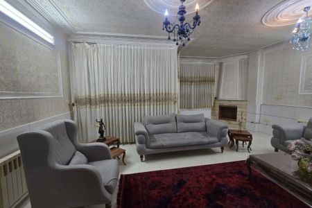 خانه مبله در زنجان - کوی شهریار - طبقه سوم