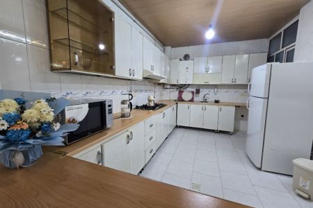 خانه مبله در زنجان - کوی شهریار - طبقه دوم