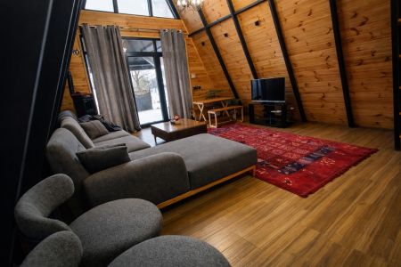 کلبه سوئیسی استخردار در آستانه - تمچال