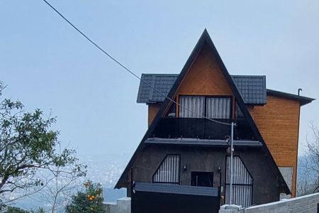 کلبه سوئیسی با ویو کوه و شهر در اربه کله