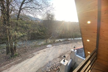 کلبه سوئیسی کنار رودخانه بابلرود - کاردرکلا