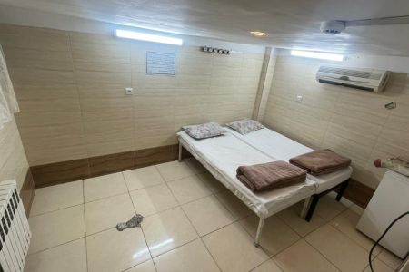 مهمانپذیر در قم - دو تخته - نیم طبقه