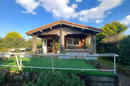 کلبه چوبی در لاهیجان - لیالستان