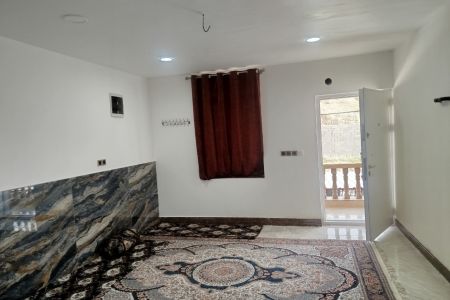 خانه نزدیک دریا در بندر سیراف