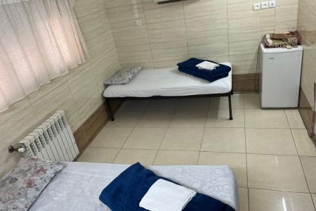 مهمانپذیر در قم - سه تخته - نیم طبقه