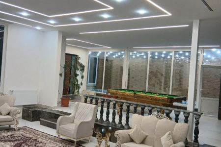 ویلا استخردار در چهارباغ - شهرک کامرانیه