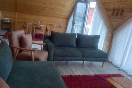 کلبه چوبی استخردار در کلارآباد - چارز