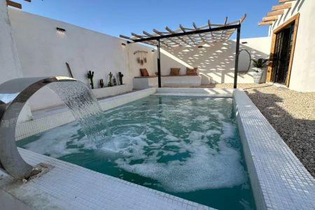 ویلا استخردار با طراحی خاص در طبل