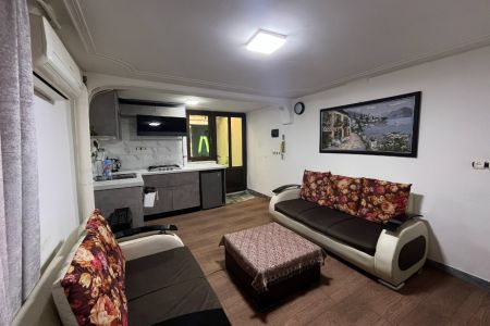 جناح مفروش في لاهيجان - شيشه غران