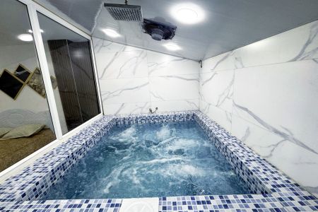 ویلا با جکوزی در بندر انزلی - شانگهای پرده