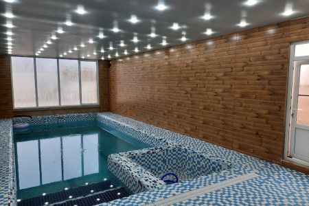 ویلا استخردار در چهارباغ - شهرک کامرانیه