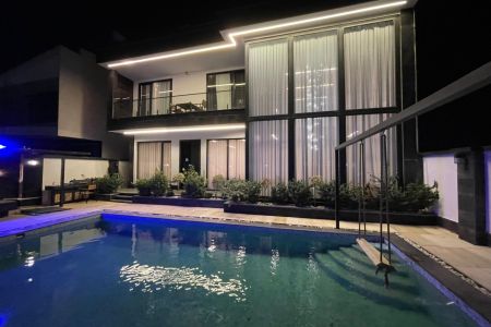 ویلا استخردار در چهارباغ - آغچه حصار - ۴ خوابه