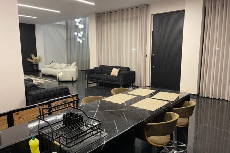 ویلا استخردار در چهارباغ - آغچه حصار - ۴ خوابه