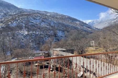 آپارتمان رو به کوه در کلیبر - طبقه دوم