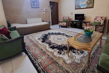 سوئیت در اصفهان - با حیاط نقلی - نیکنام