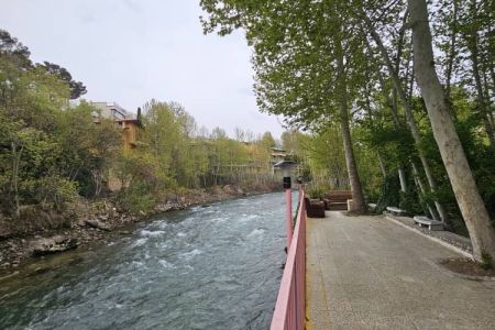 سوئیت کنار رودخانه در باغ بهادران - ط دوم