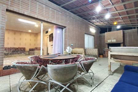 ویلا استخردار با حیاط دلباز اصفهان - کنجوان