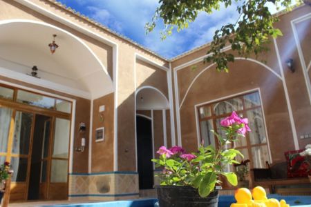 بومگردی در ورزنه اصفهان - توئین